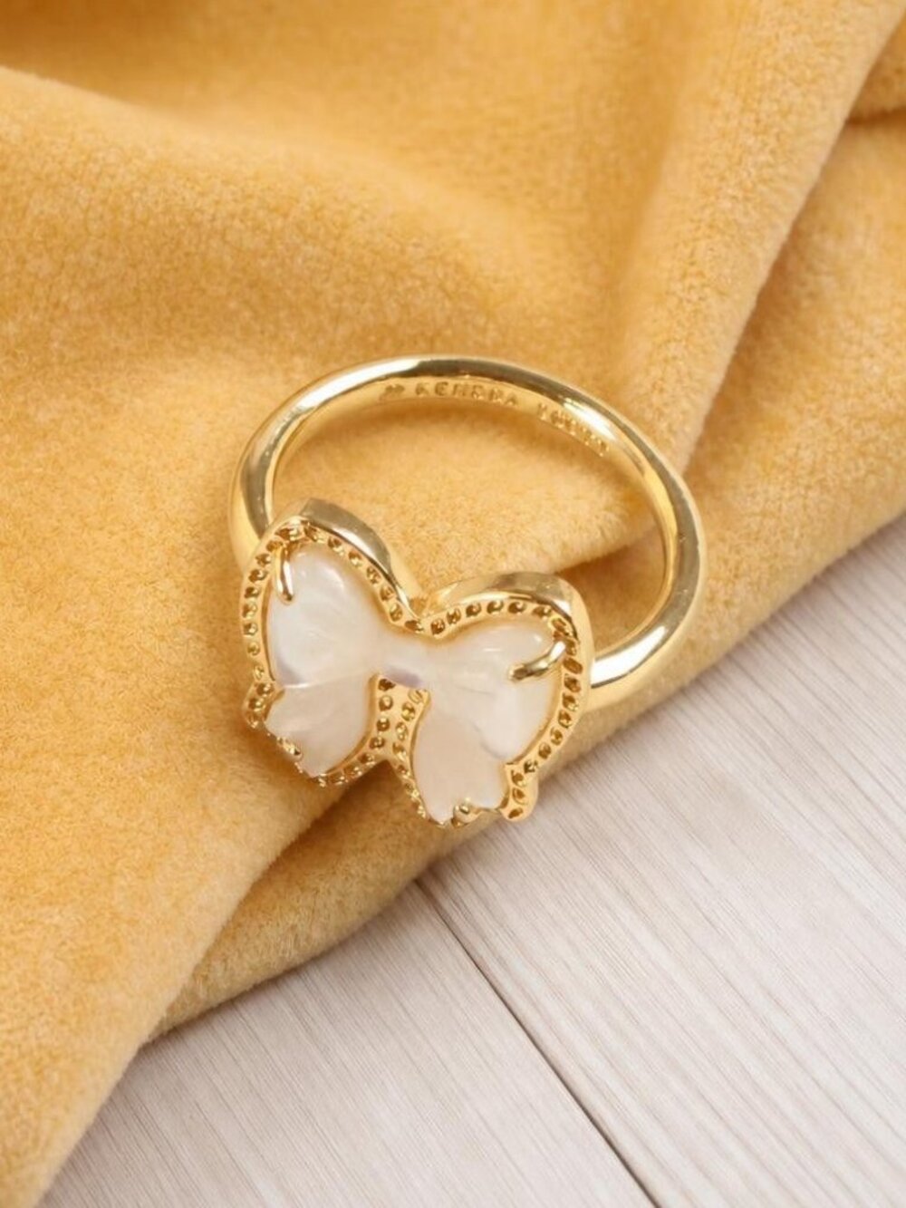 Kendra Scott Haley Bow Gold Ivory Mother-of-Pearl Band Ring Size 7